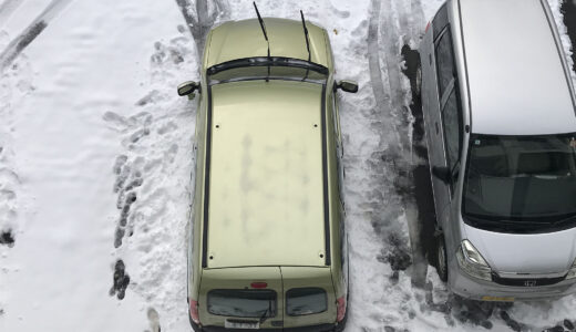 とうとうやって来た「札幌の積雪」とコカングーさん。